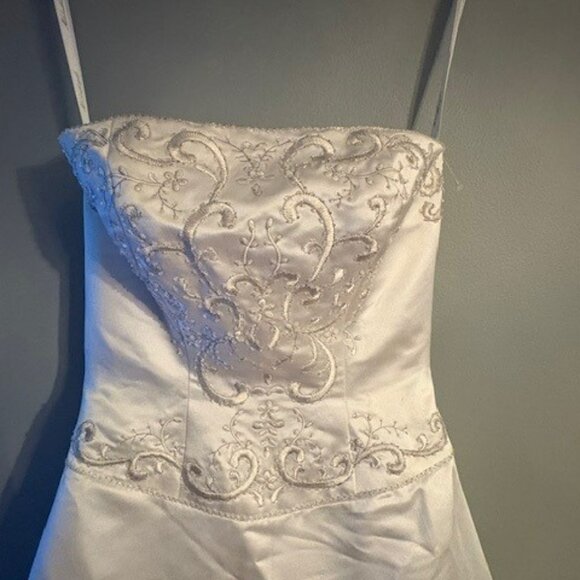 David’s Bridal Michaelangelo/T8589 Strapless Beaded Wedding Dress - Picture 3 of 10